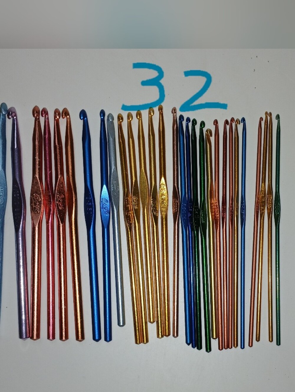 Assorted Metallic Crochet Hook Set - Multicolor Approx 48 Hooks. 5 Plastic.